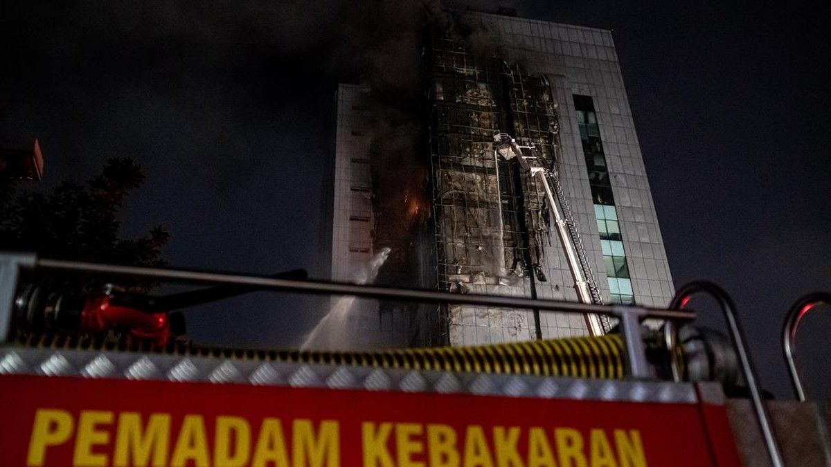 Gubernur DKI Sebut Sistem Pengatur Lampu Lalu Lintas Terdampak Kebakaran Gedung Bapenda