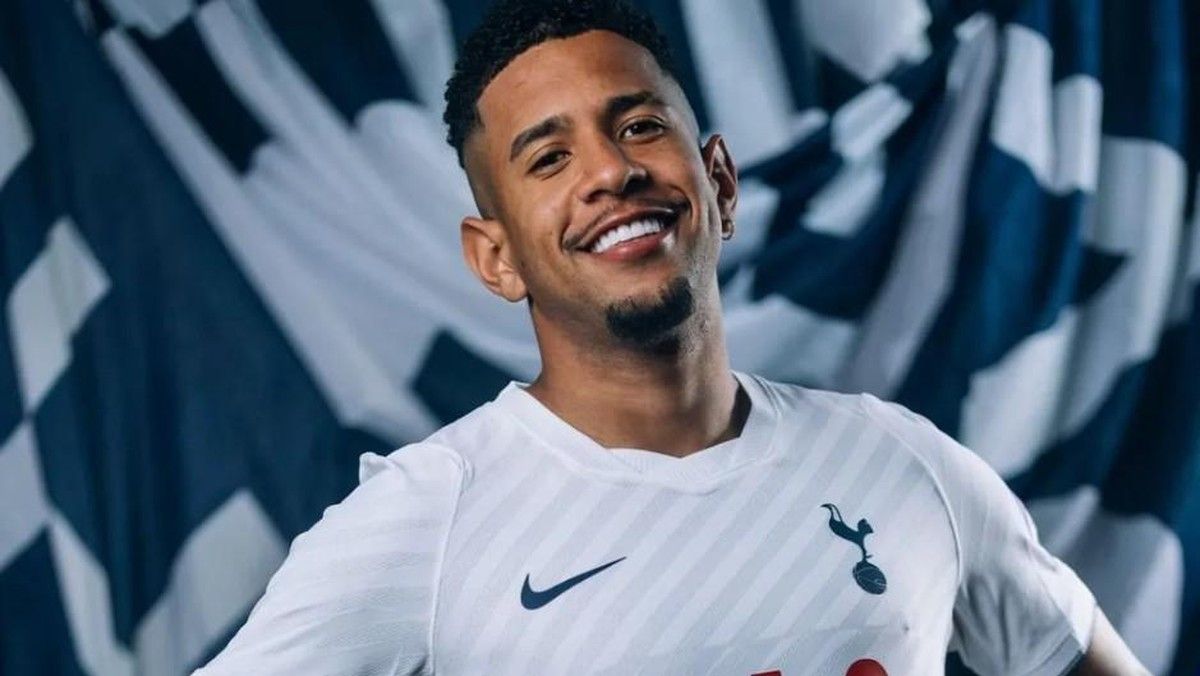 Roberto De Zerbi Jelaskan Alasan Belanja Besar Tottenham Hotspur Musim Panas