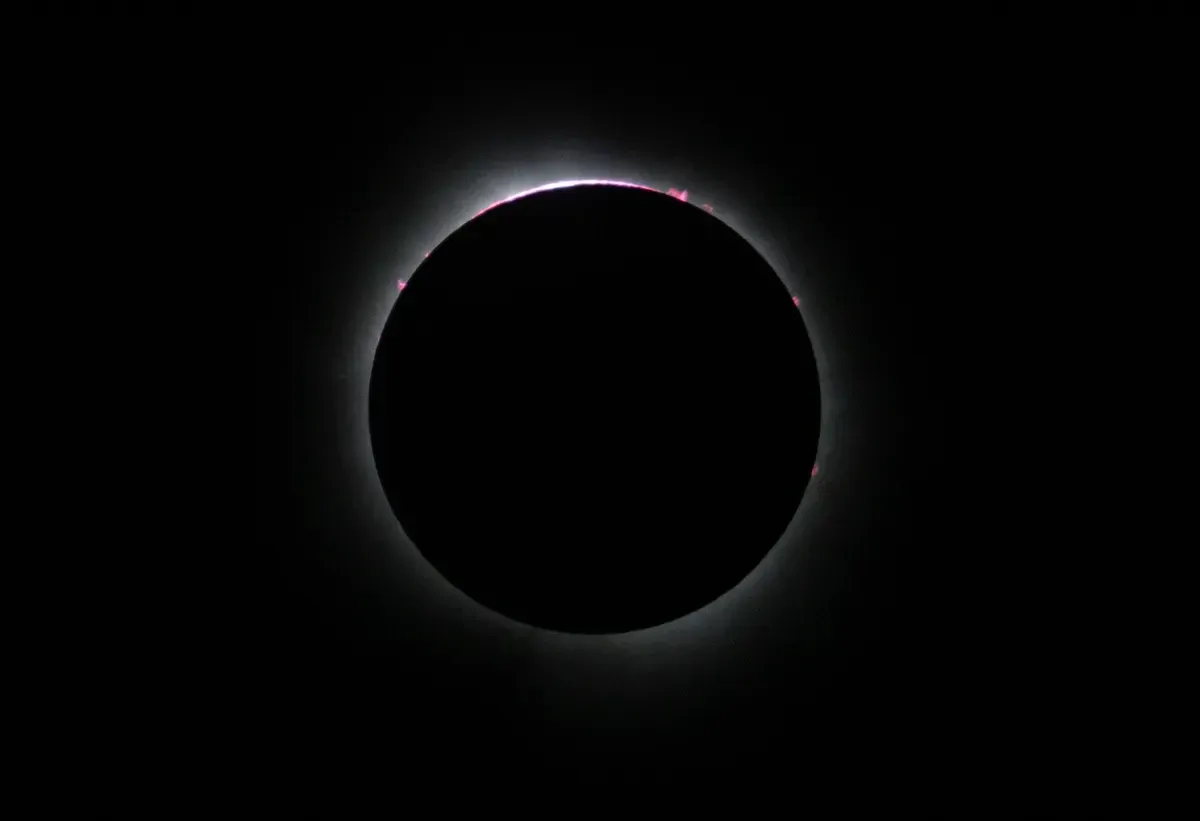Gerhana Matahari Total dan Fenomena Astronomi Terjadi Agustus 2026