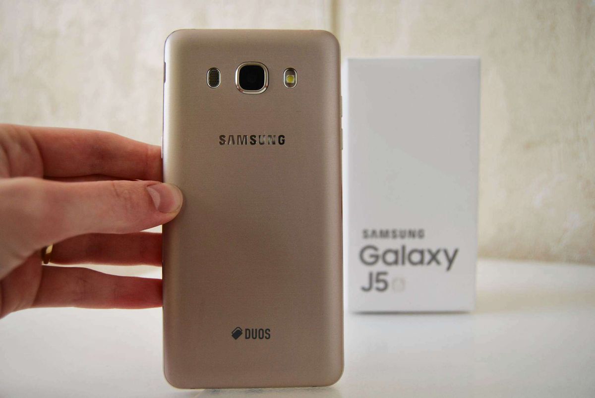 Samsung Galaxy J5 2015 Masih Layak dengan Spesifikasi dan Harga Kini