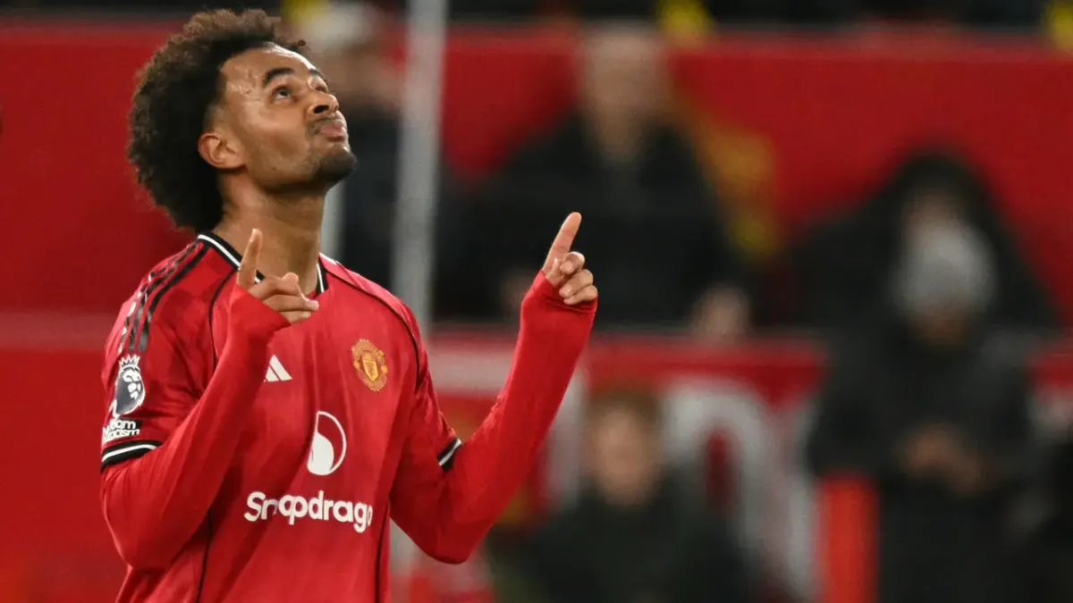 Juventus mengalihkan bidikan ke Joshua Zirkzee dari Manchester United