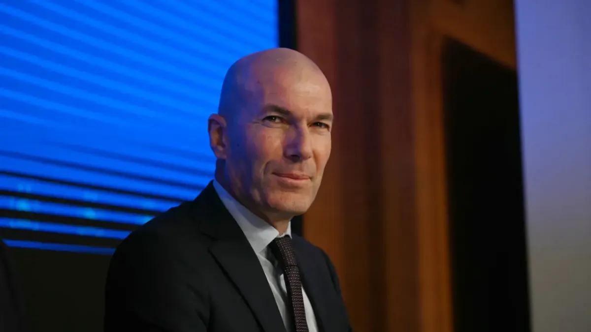 Zinedine Zidane Resmi Jadi Pelatih Timnas Prancis Gantikan Didier Deschamps