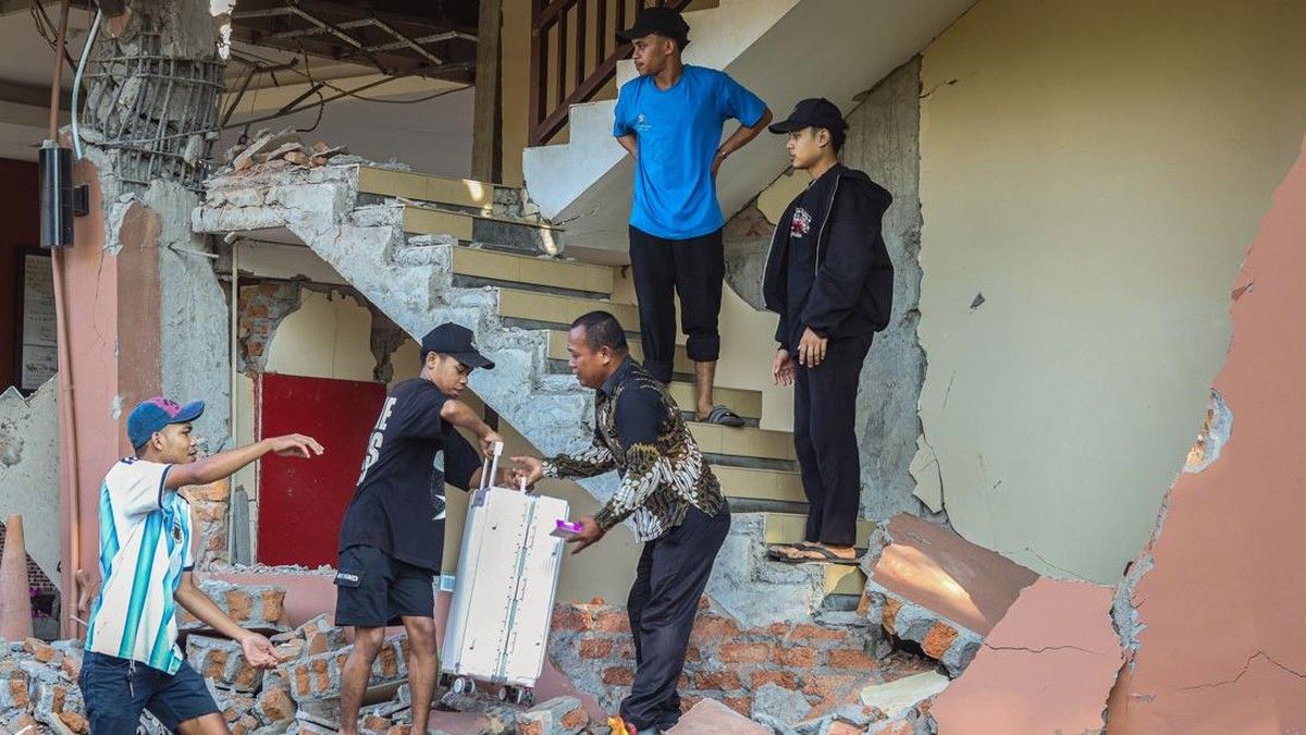 BNPB Catat 14 Korban Tewas Gempa Magnitudo 7 di Flores NTT