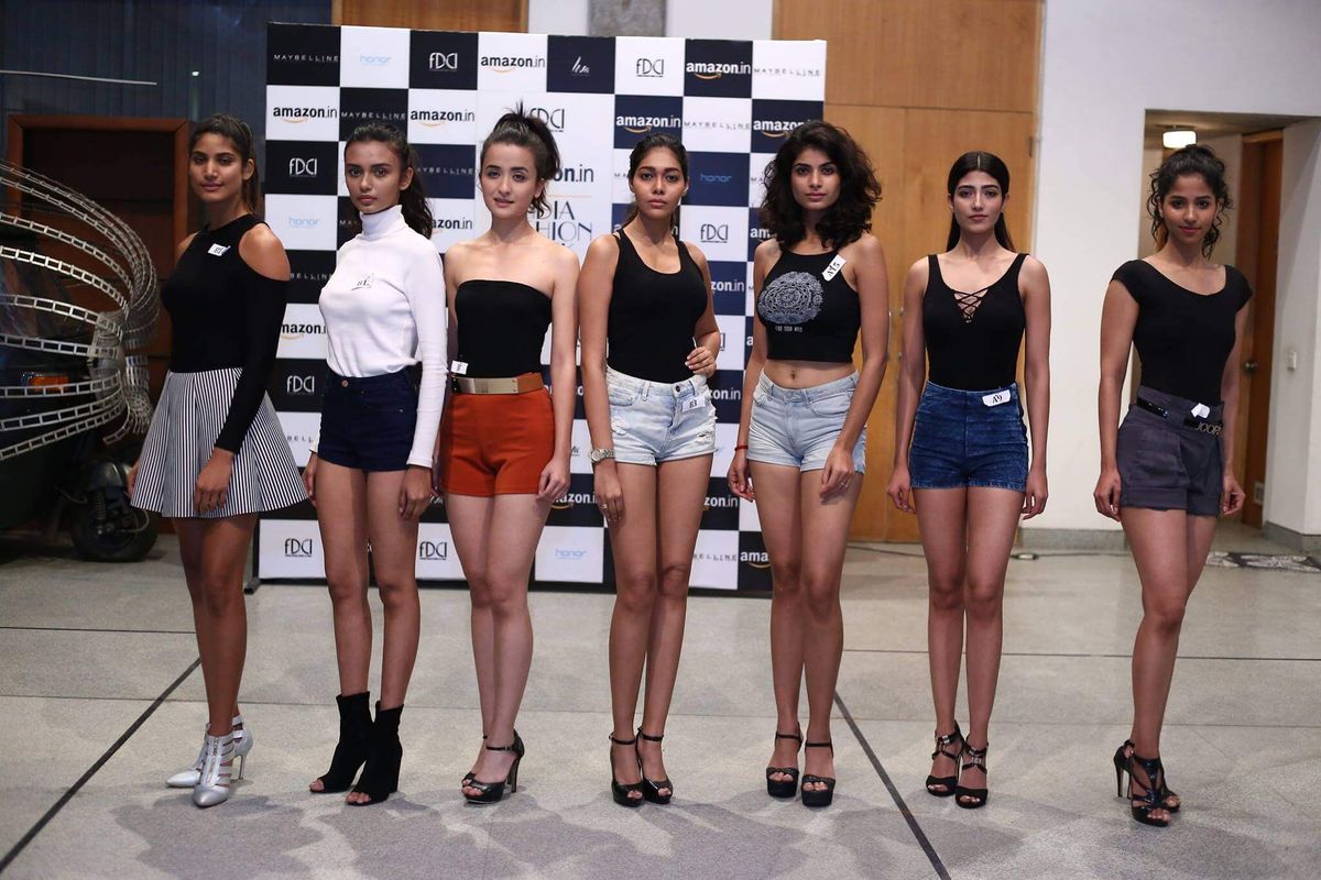 Memahami Kegiatan Menggambar dengan Model sebagai Objek Gambarnya