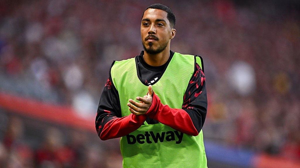 Youri Tielemans Minta Maaf Setelah Sebut MU Lebih Besar dari Aston Villa