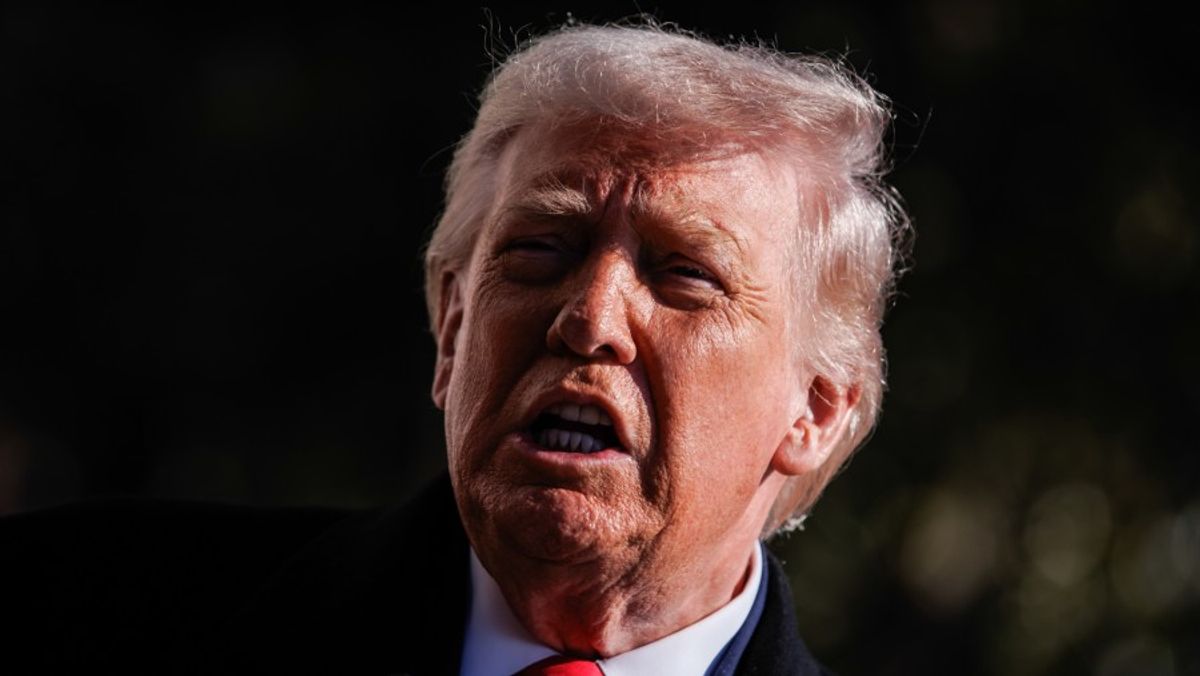 Donald Trump Tepis Kekhawatiran Kondisi Pelaut di Kapal Induk USS Abraham Lincoln