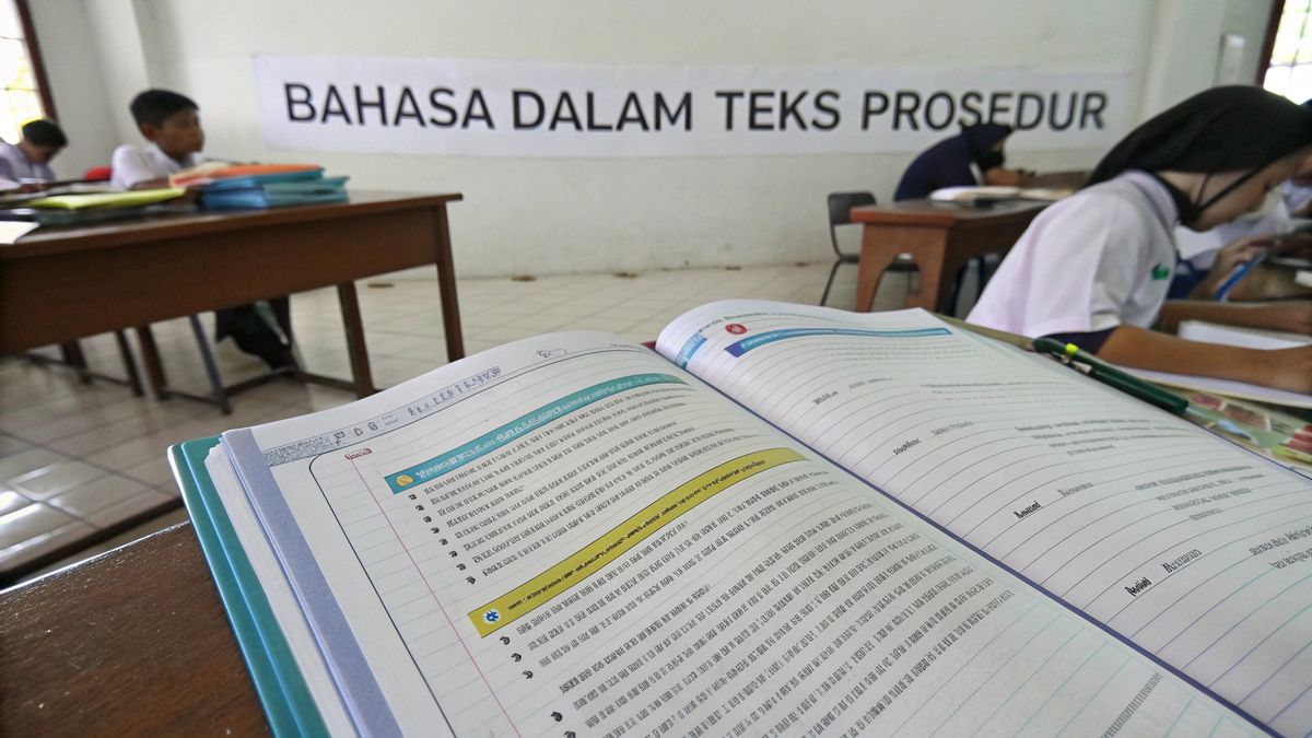 Kenali Apa yang Bukan Ciri Kebahasaan Teks Prosedur Kompleks dengan Tepat