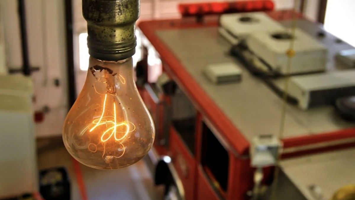Bola Lampu Centennial Light Bertahan 125 Tahun dengan Konsumsi Daya Rendah