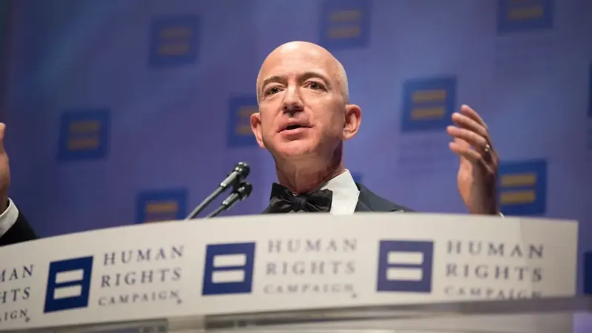 Jeff Bezos Bahas Investasi Saham Liverpool Bersama Konsorsium