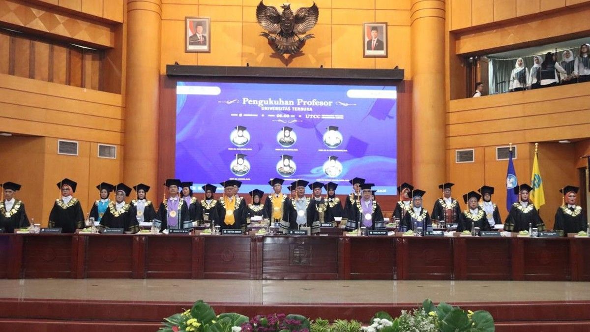Universitas Terbuka Kukuhkan Enam Profesor dengan Gagasan Inovatif