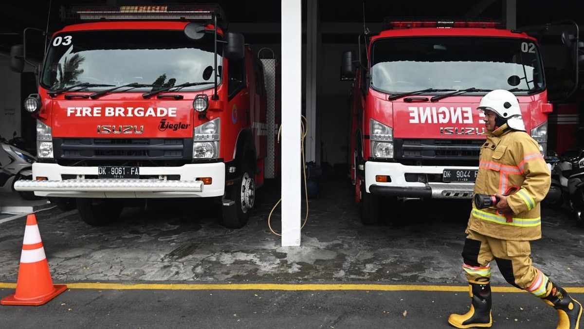 Empat Kendaraan Prioritas Tiba Bersamaan, Ini Urutan yang Didahulukan di Jalan