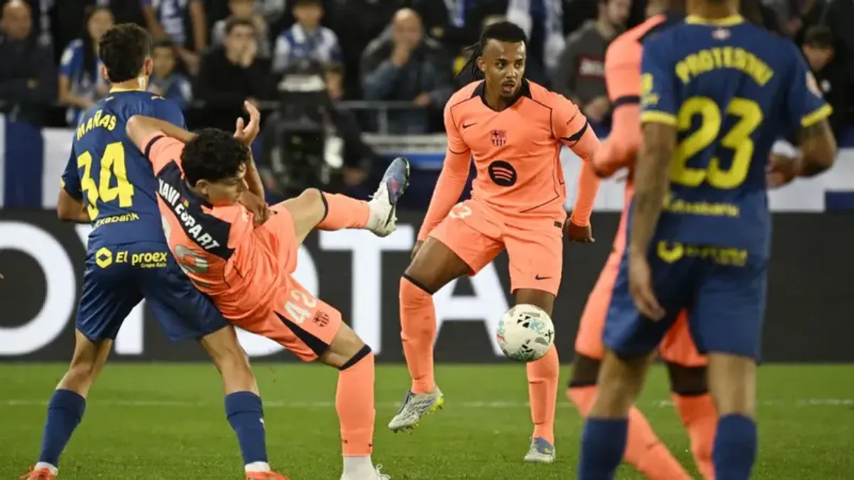 Arsenal Pertimbangkan Rekrut Jules Kounde dari Barcelona Musim Panas 2026