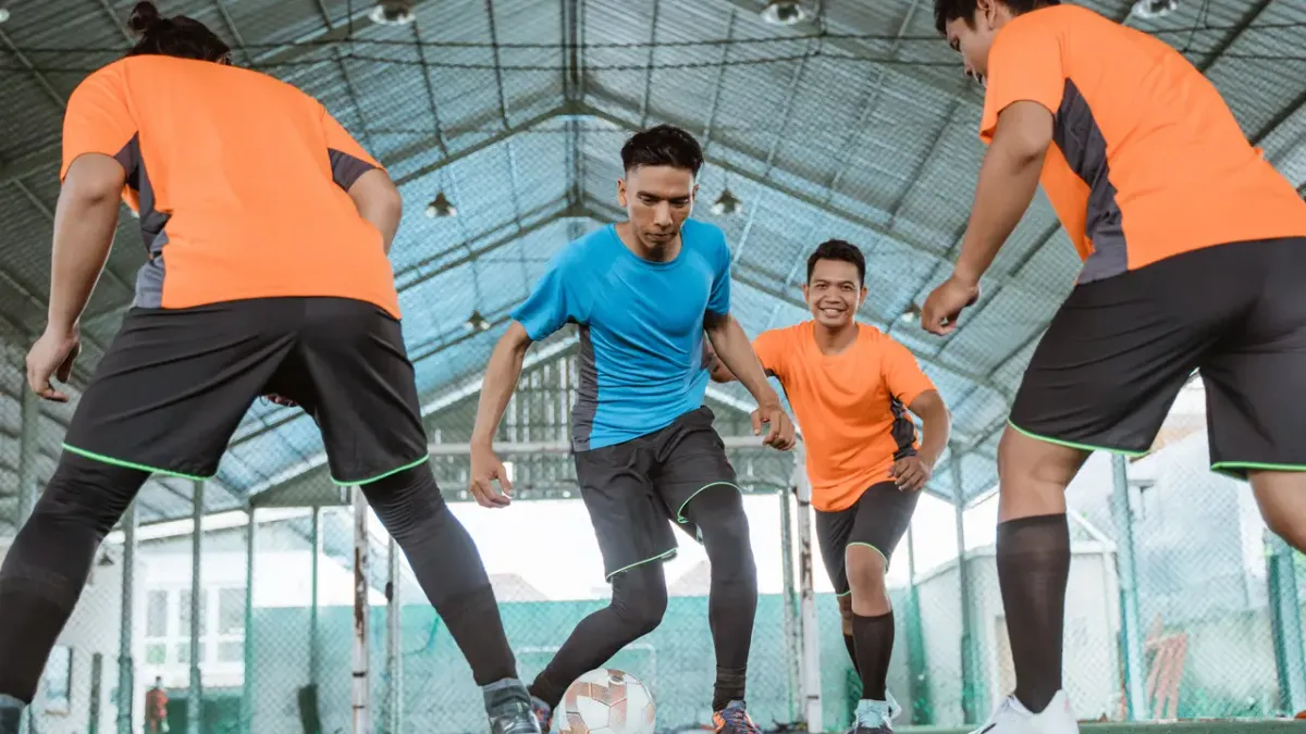 Jaga Kesegaran Tubuh Setelah Bermain Bola dengan Rutinitas Grooming yang Tepat