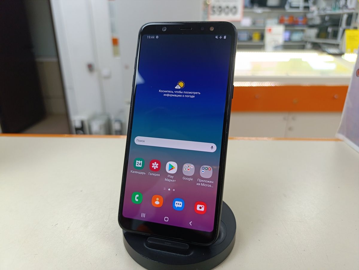 Samsung Galaxy A6 2018, Smartphone Lawas dengan Desain dan Fitur Klasik