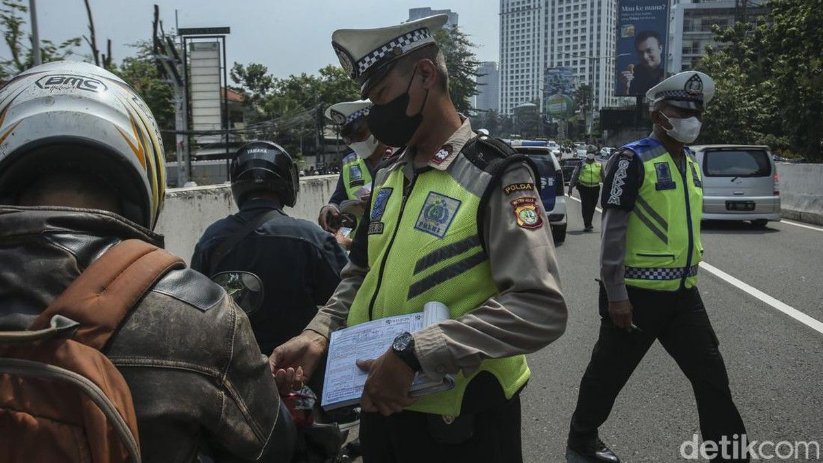Korlantas Tegaskan Tilang Manual Tidak Diberlakukan Secara Menyeluruh