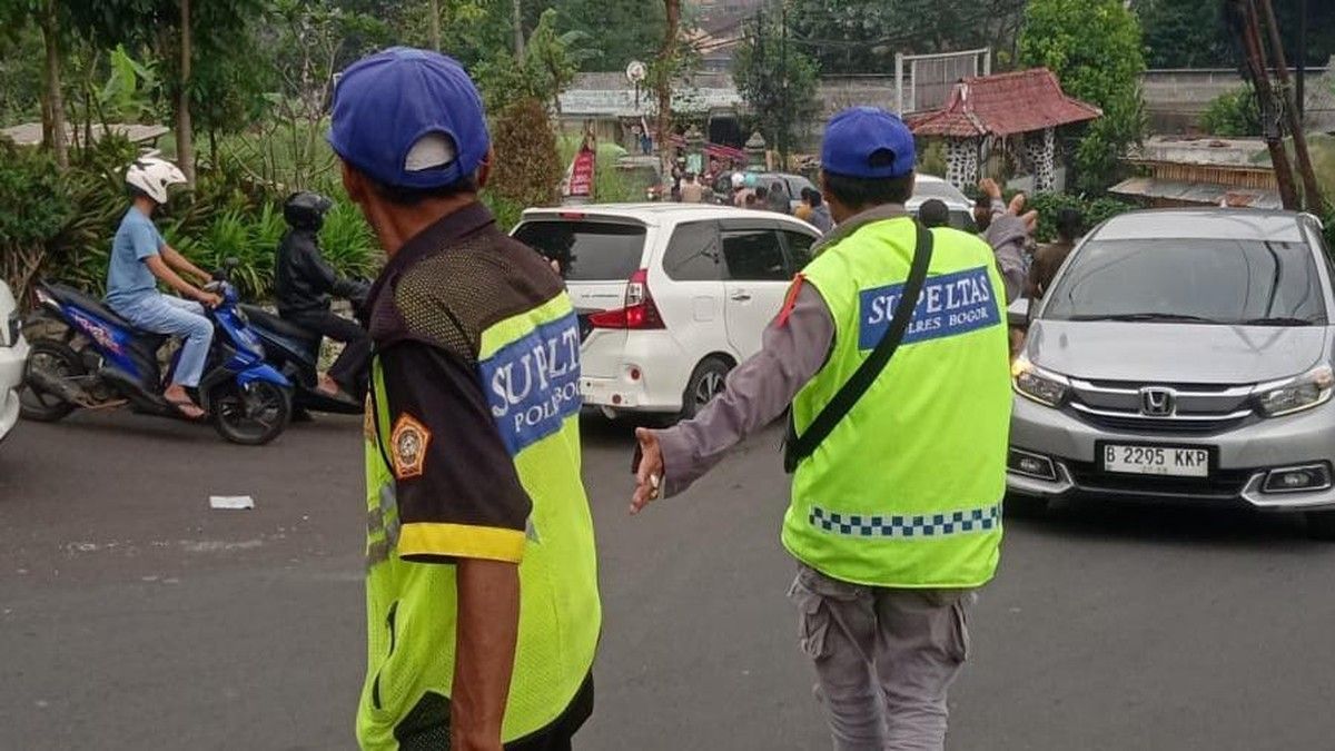 Polres Bogor Kerahkan 50 Supeltas Atur Lalu Lintas di Jalur Alternatif Puncak
