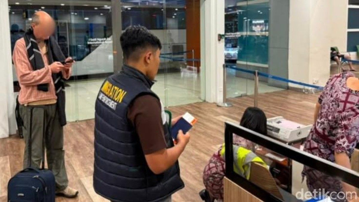 Imigrasi Singaraja Deportasi WN Australia Diduga Salahgunakan Visa Kunjungan