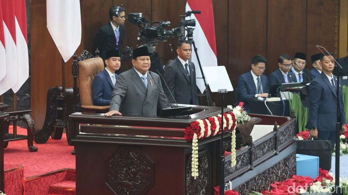 Prabowo Ungkap Penghasilan Ketua MA RI Lebih Tinggi dari Singapura