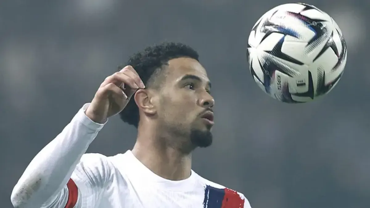 PSG Tegaskan Warren Zaire Emery Tidak Dijual di Bursa Transfer Musim Panas