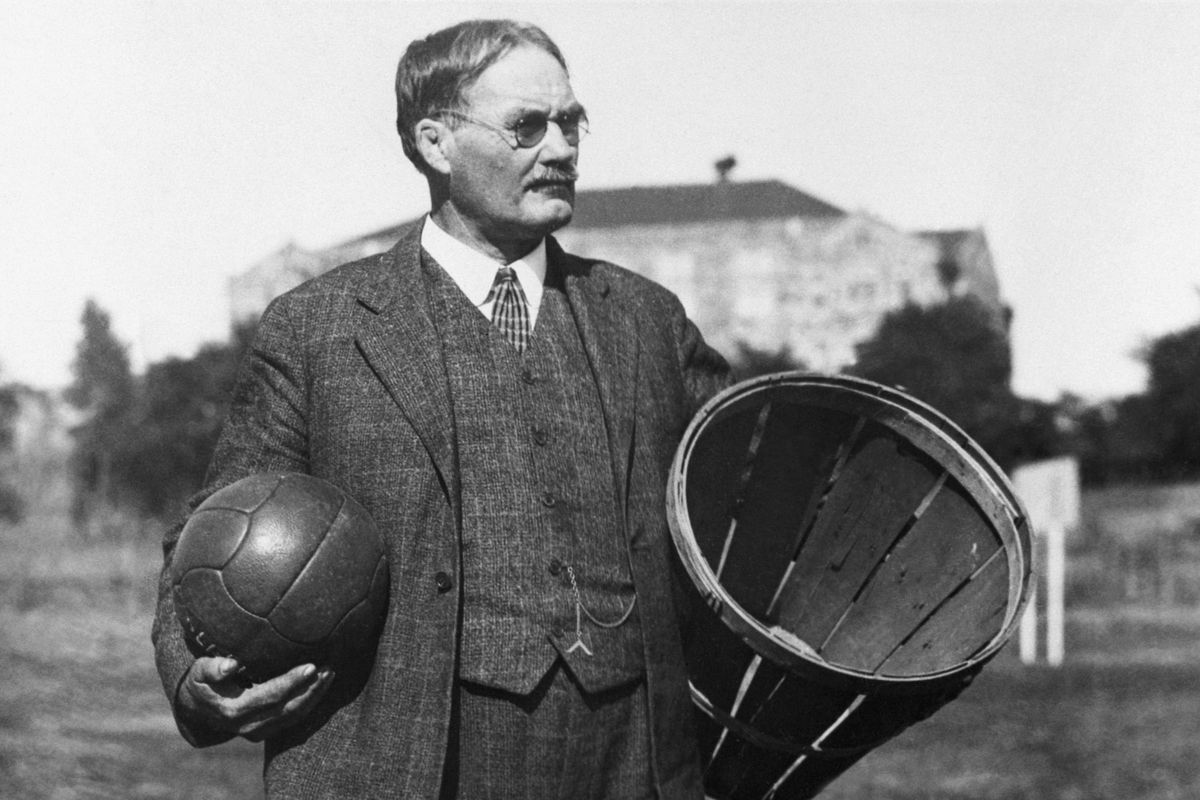 Asal Mula Permainan Bola Basket dan Perkembangannya Hingga Kini