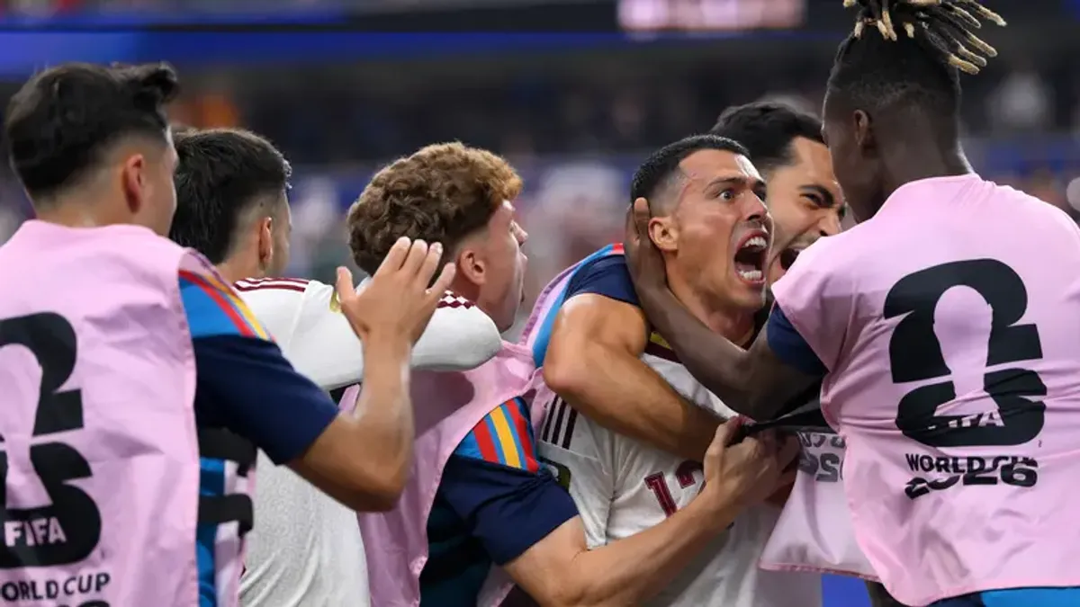 Barcelona Antisipasi Kepergian Kounde dengan Kontak Pedro Porro