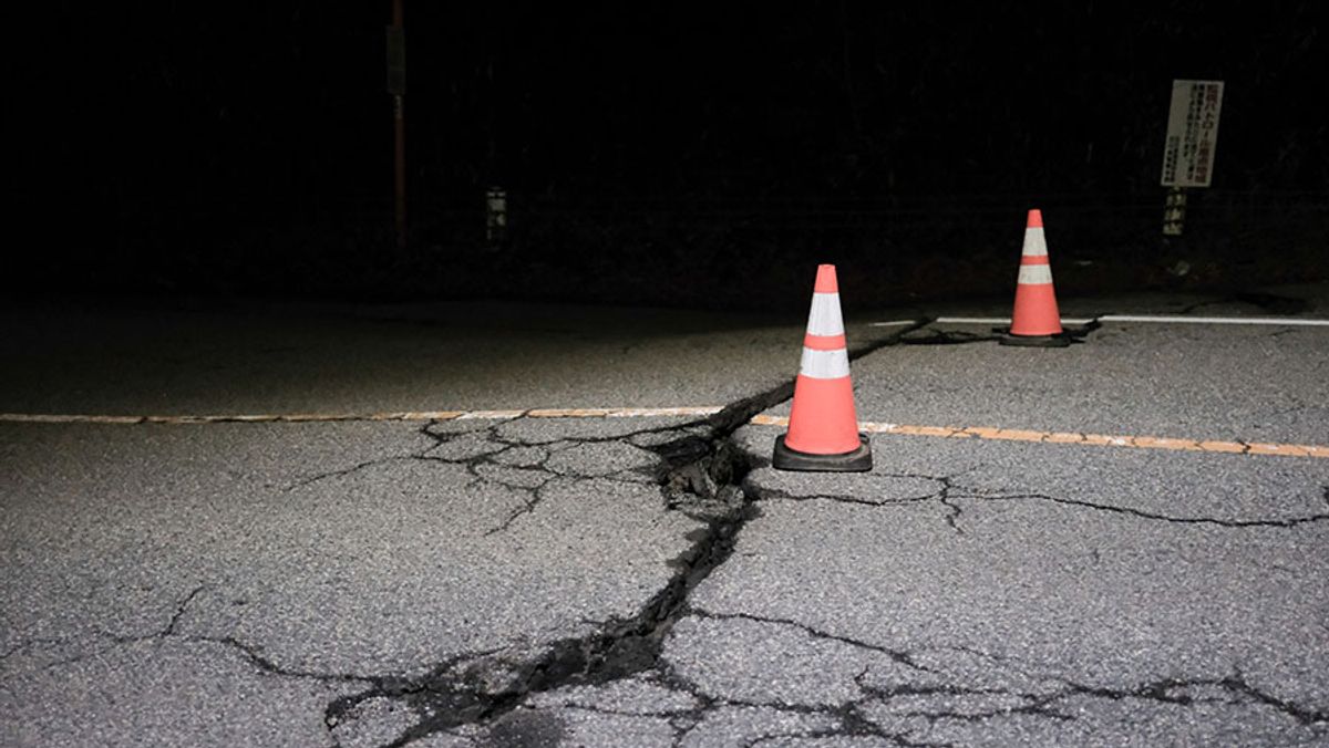 PLN Pulihkan Listrik Setelah Gempa Magnitudo 7,7 Guncang NTT