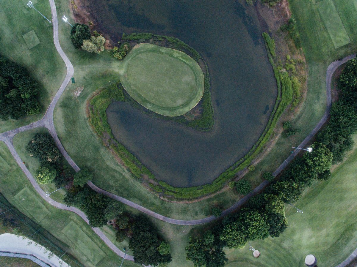 Polisi Tangkap Pria Bersenjata di Lapangan Golf Trump di California