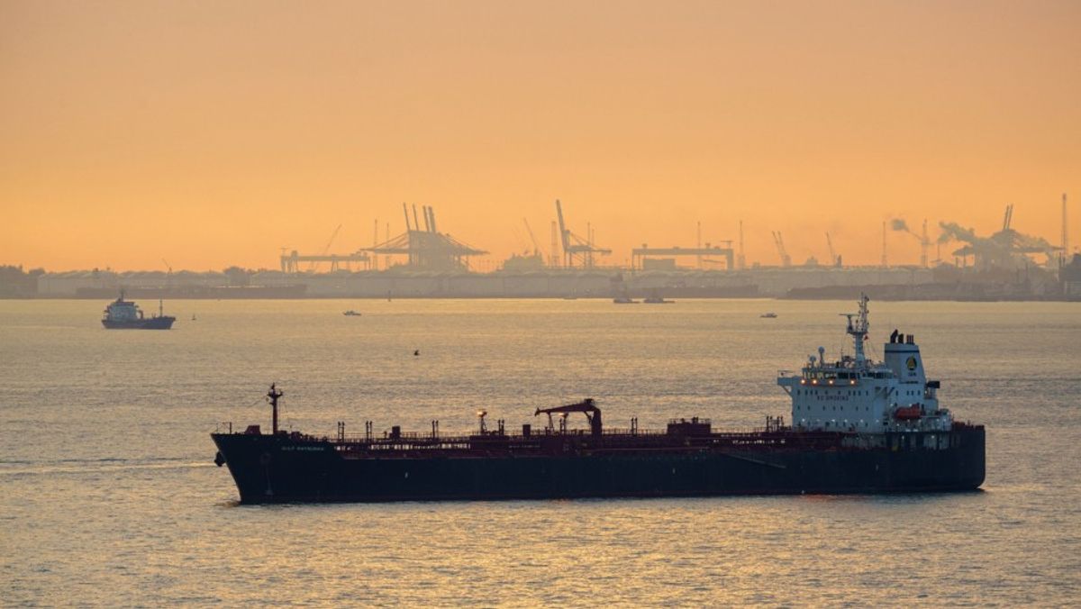 Adnoc Laporkan Tiga Kapal Diserang Rudal di Selat Hormuz