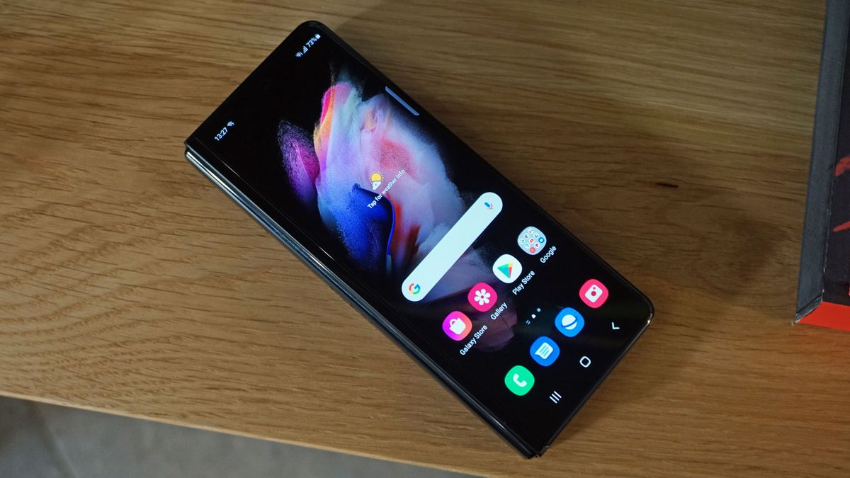 Samsung Galaxy Z Fold 3 5G Turun Naik Harga di Berbagai Toko