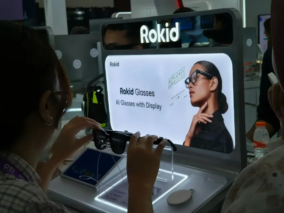 Rokid Perkenalkan AI Glasses di Pameran DTI-CX 2026 di Jakarta