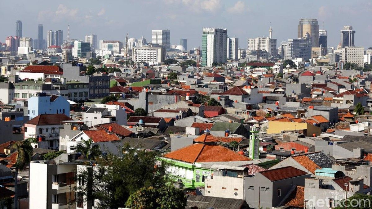 Ekonom Senior Indef Sebut Penyebab Pertumbuhan Ekonomi Indonesia Hanya 5 Persen