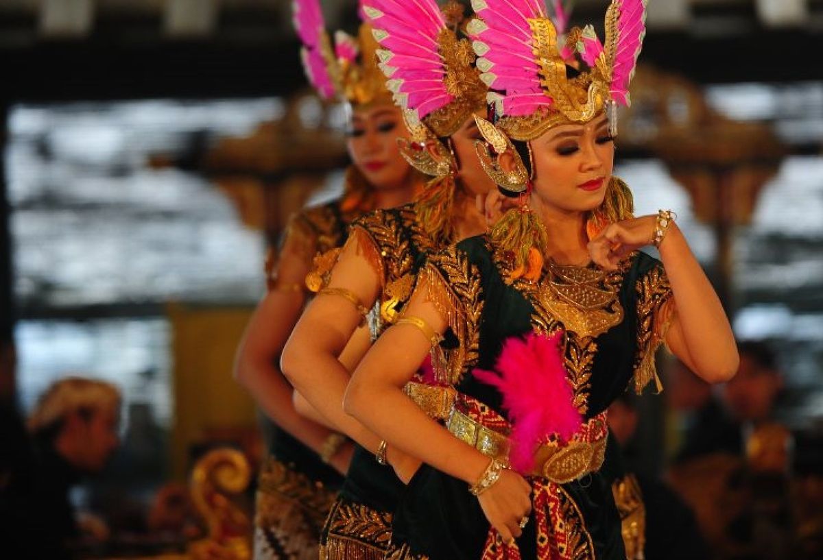 Mengapa Tarian Daerah Kini Beralih Fungsi Jadi Hiburan Acara Modern