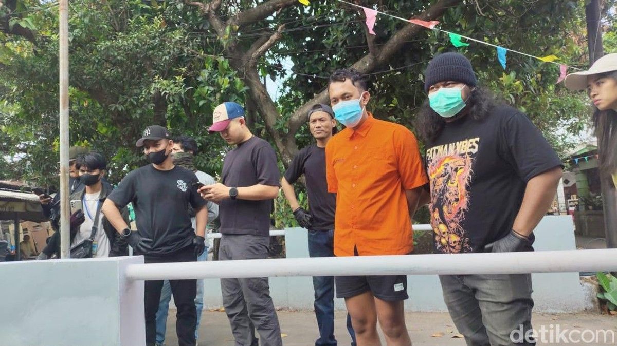 Polisi Sisir Kali Licin Depok Cari Potongan Kaki Korban Mutilasi