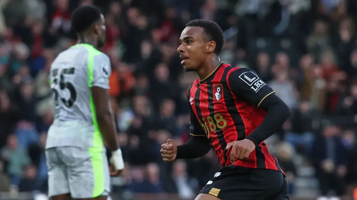 Barcelona Hentikan Negosiasi Rekrut Eli Junior Kroupi dari Bournemouth