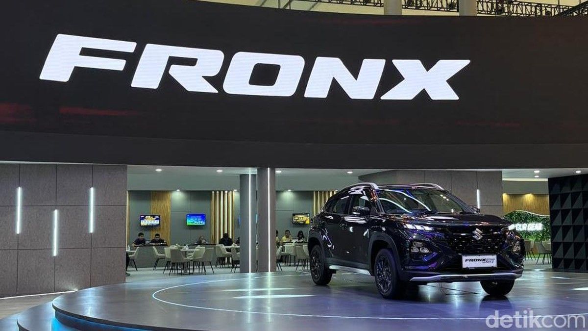 Suzuki Luncurkan Fronx SGX Hybrid Kuro dengan Tampilan Hitam di GIIAS 2026