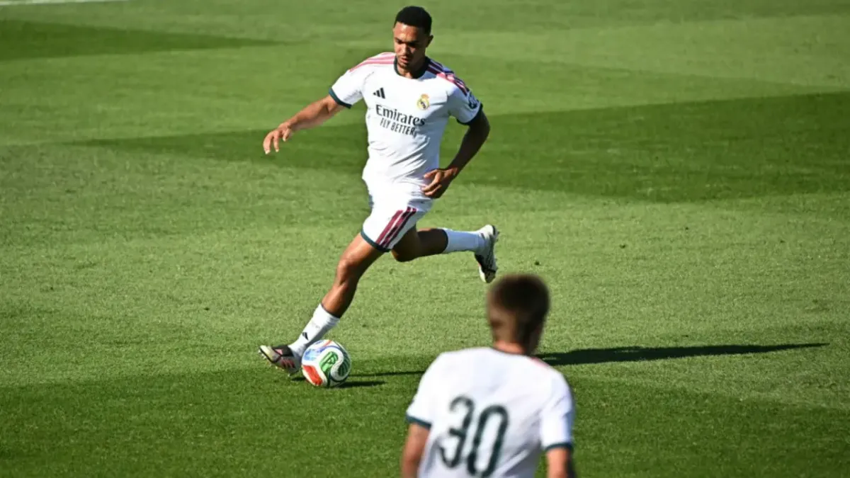 Jose Mourinho Saksikan Penampilan Trent Alexander Arnold di Laga Pramusim Real Madrid