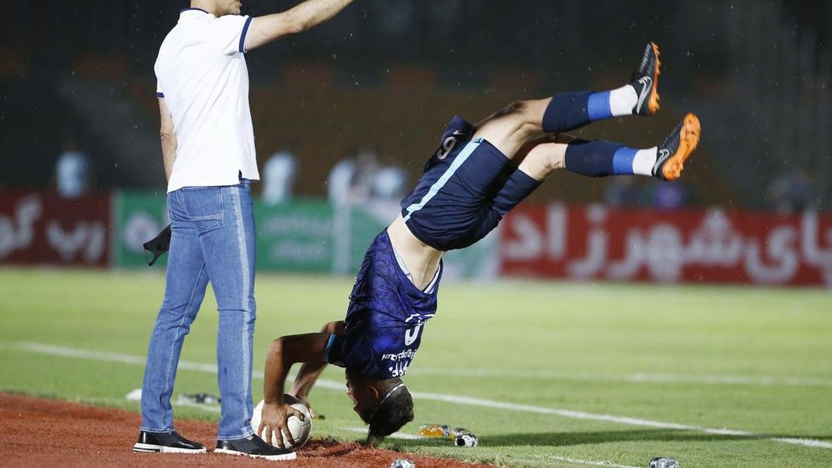 Nader Mohammadi Cetak Assist Lewat Salto Lemparan ke Dalam di Liga Rusia