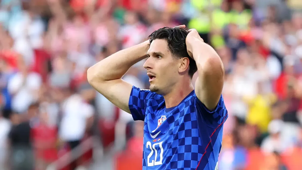 Manchester United Kaji Rekrut Penyerang Freiburg Igor Matanovic