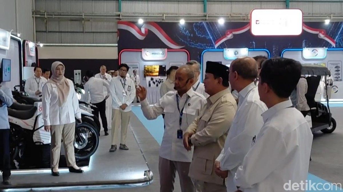 Presiden Prabowo Umumkan Produksi Besar Mobil Listrik Nasional Tahun 2028