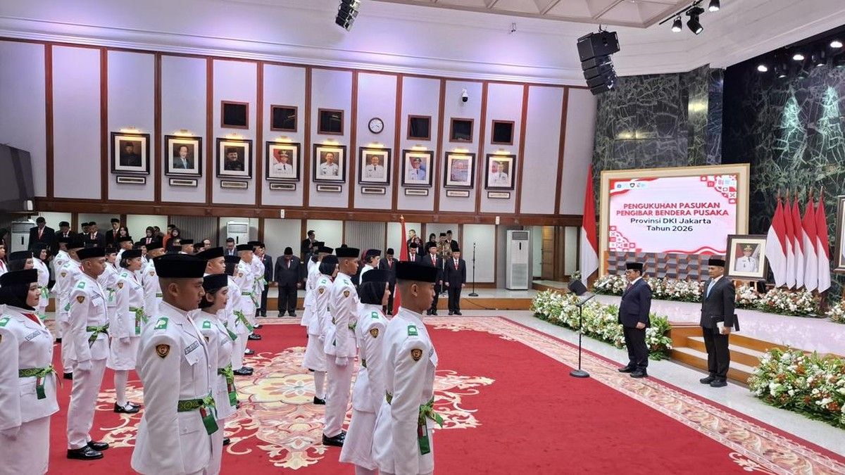 Gubernur DKI Kukuhkan 44 Anggota Paskibraka 2026 di Balai Kota