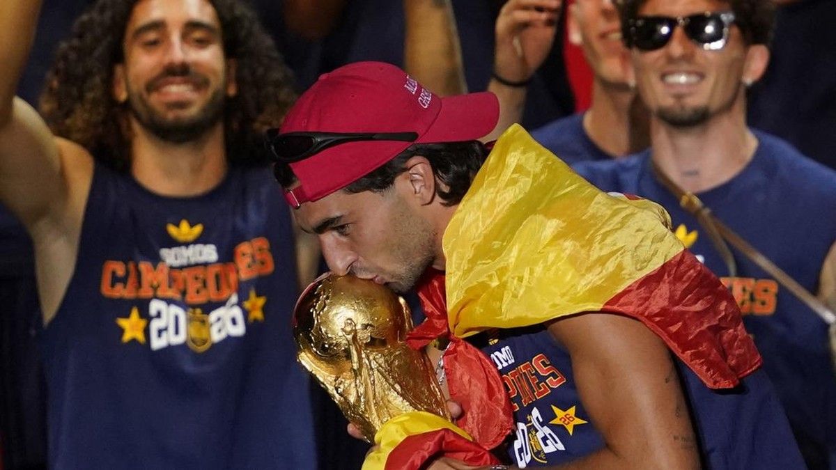 Ferran Torres Siap Bertahan di Barcelona dengan Syarat Jelas