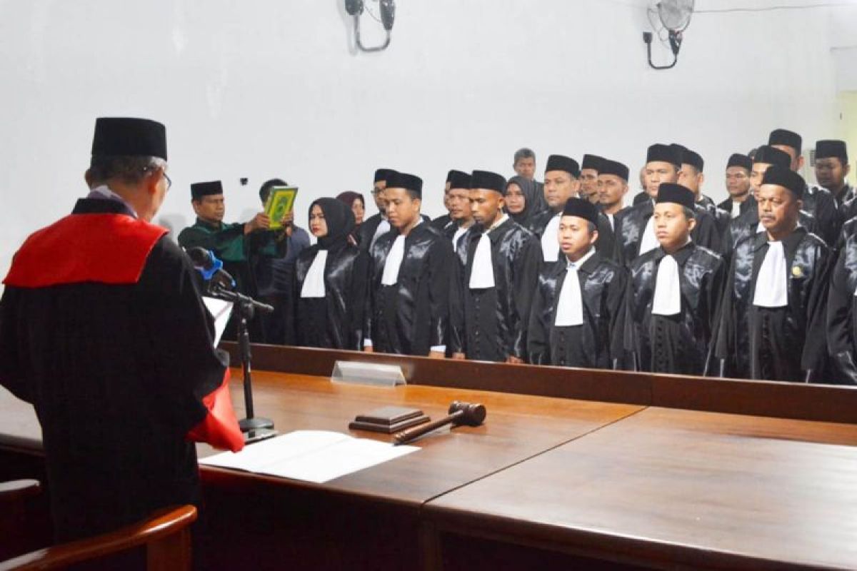Perilaku yang Mencerminkan Taat Hukum dan Dampaknya di Era Kini