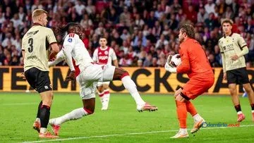Hasil Eredivisie: Ajax vs Excelsior 2-2, Maarten Paes Cadangan