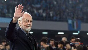 Presiden Napoli Tegaskan Pelatih Adalah Karyawan Klub
