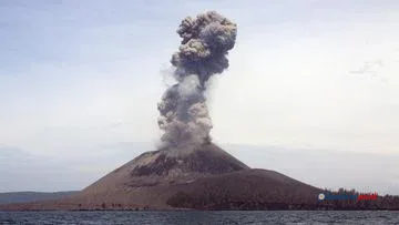 Bahaya Abu Vulkanik Gunung Anak Krakatau bagi Penerbangan