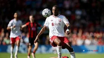 Jeremy Jacquet: Bek Muda Liverpool yang Curi Perhatian