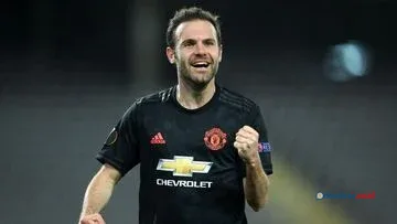 Koleksi Trofi Juan Mata: Mungkinkah Man City Berkontribusi?