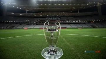 Demirovic dan Ferran Torres Pimpin Top Skor Liga Champions