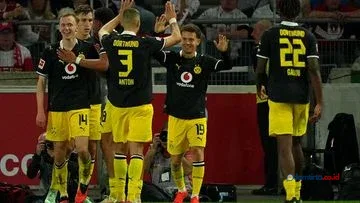 Dortmund Pertahankan Rekor Sempurna Usai Taklukkan Stuttgart