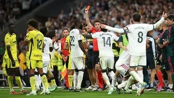 Real Madrid Kalahkan Villarreal 1-0, Vinicius Kartu Merah
